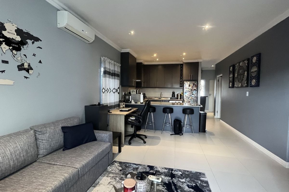House For Sale in Parklands - Photo 4