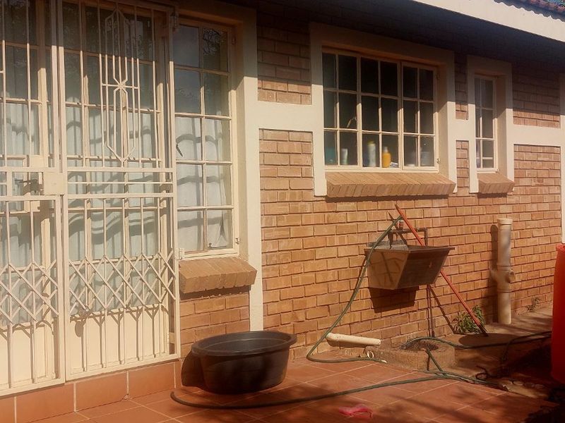 House For Sale in Serala View - Photo 3