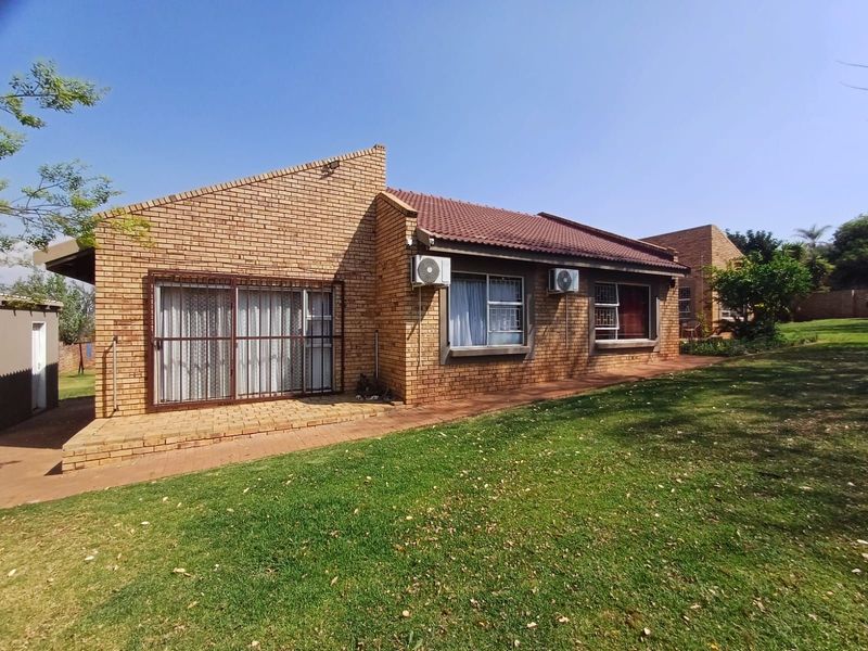 House For Sale in Doringkruin - Photo 2