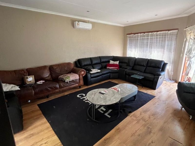 House For Sale in Pretoria Gardens - Photo 4