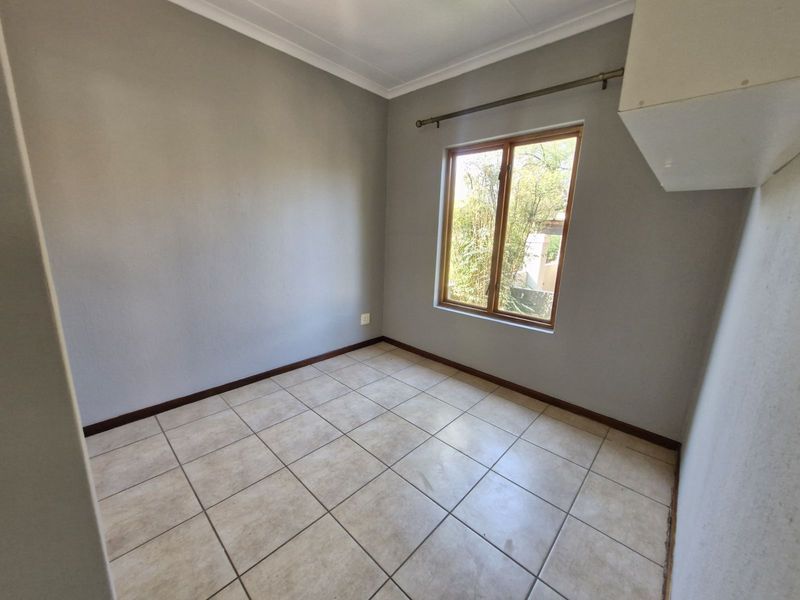 Townhouse For Sale in Fourways - Photo 9