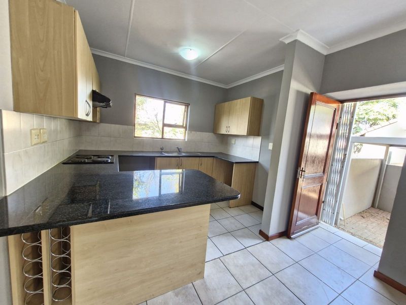 Townhouse For Sale in Fourways - Photo 2