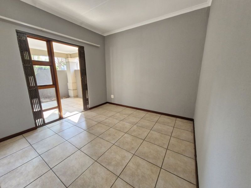 Townhouse For Sale in Fourways - Photo 7