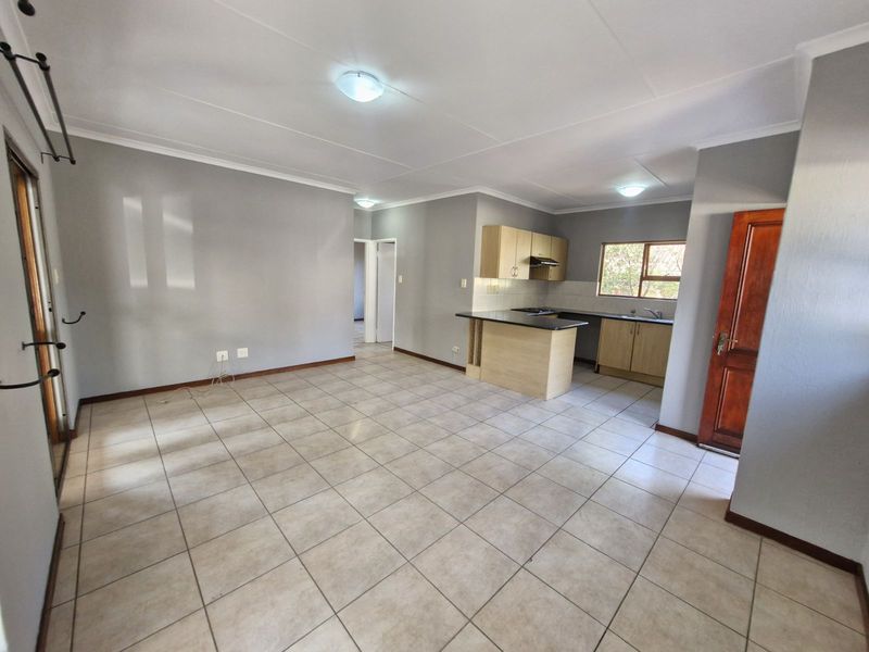 Townhouse For Sale in Fourways - Photo 6