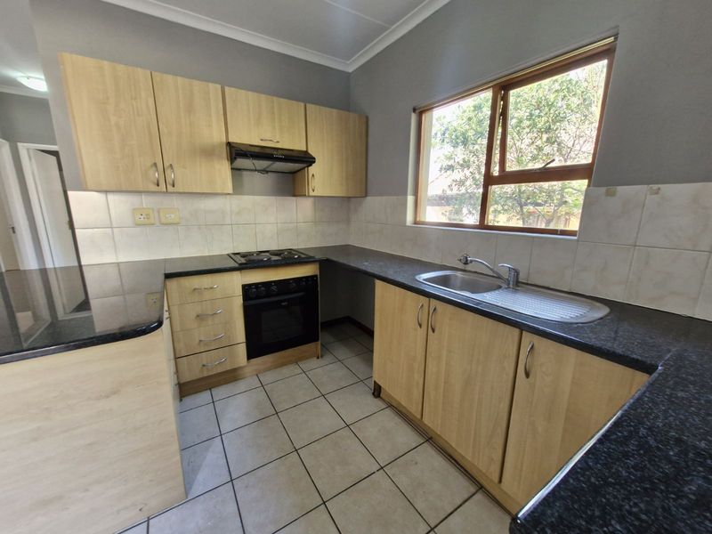 Townhouse For Sale in Fourways - Photo 5