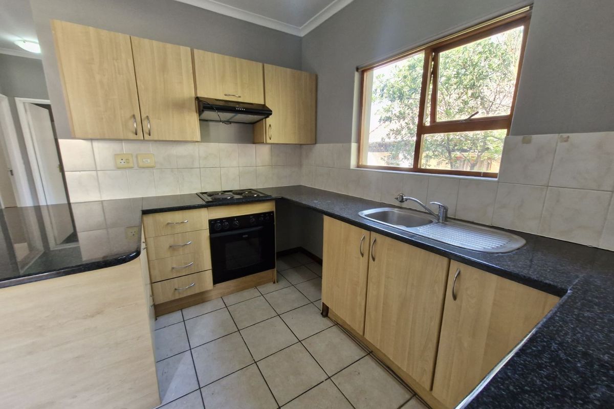 Townhouse For Sale in Fourways - Photo 5