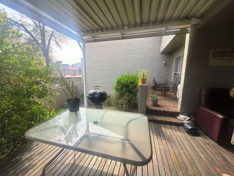 Townhouse For Sale in Hennopspark - Photo 6