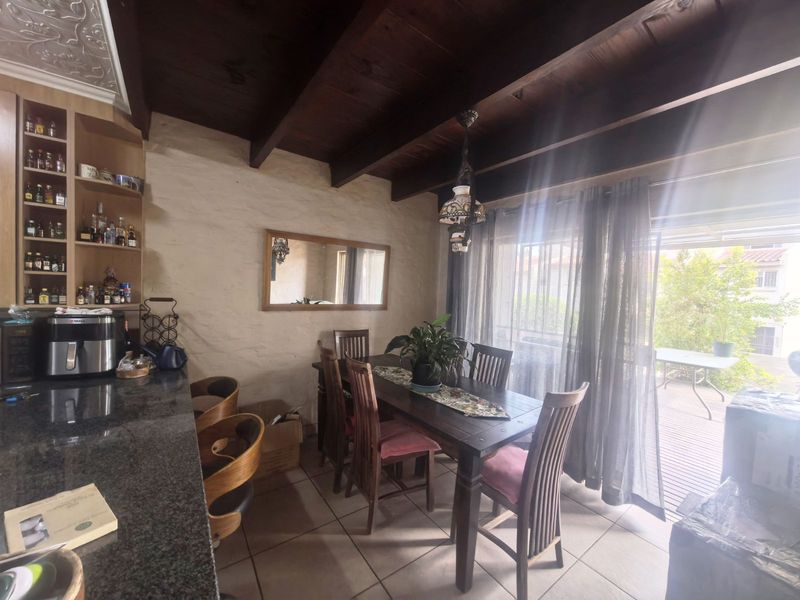 Townhouse For Sale in Hennopspark - Photo 4