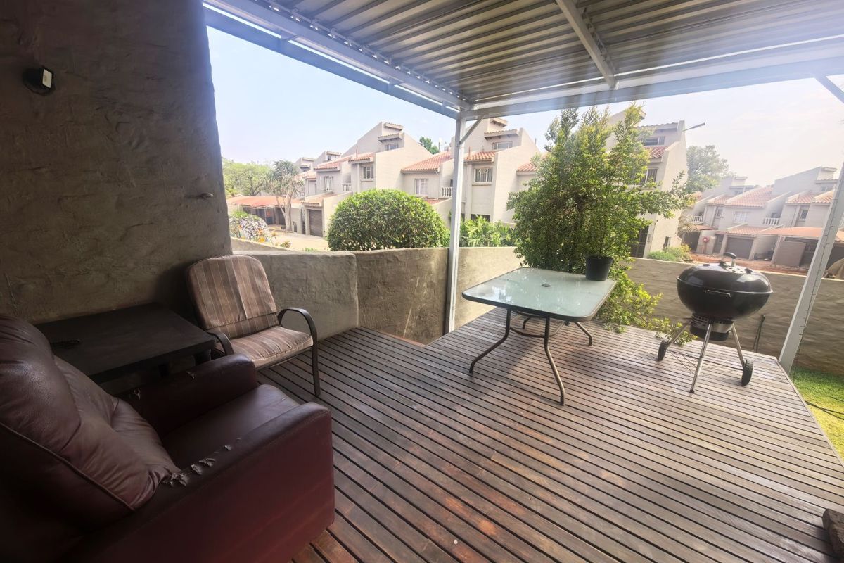 Townhouse For Sale in Hennopspark - Photo 5