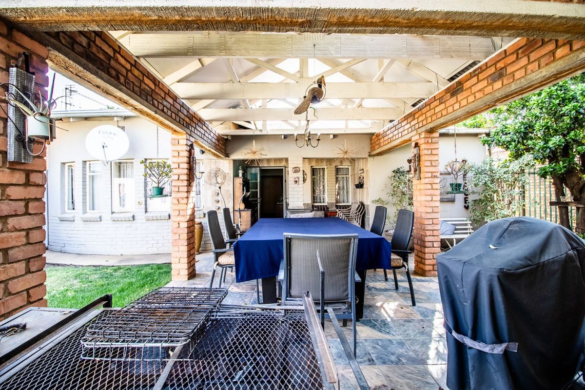 House For Sale in Villieria - Photo 2