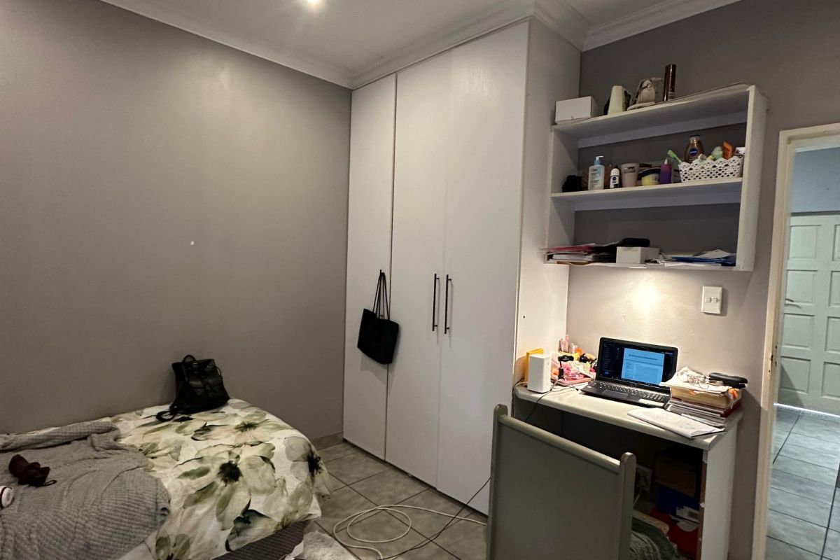 Apartment For Sale in Universitas - Photo 2