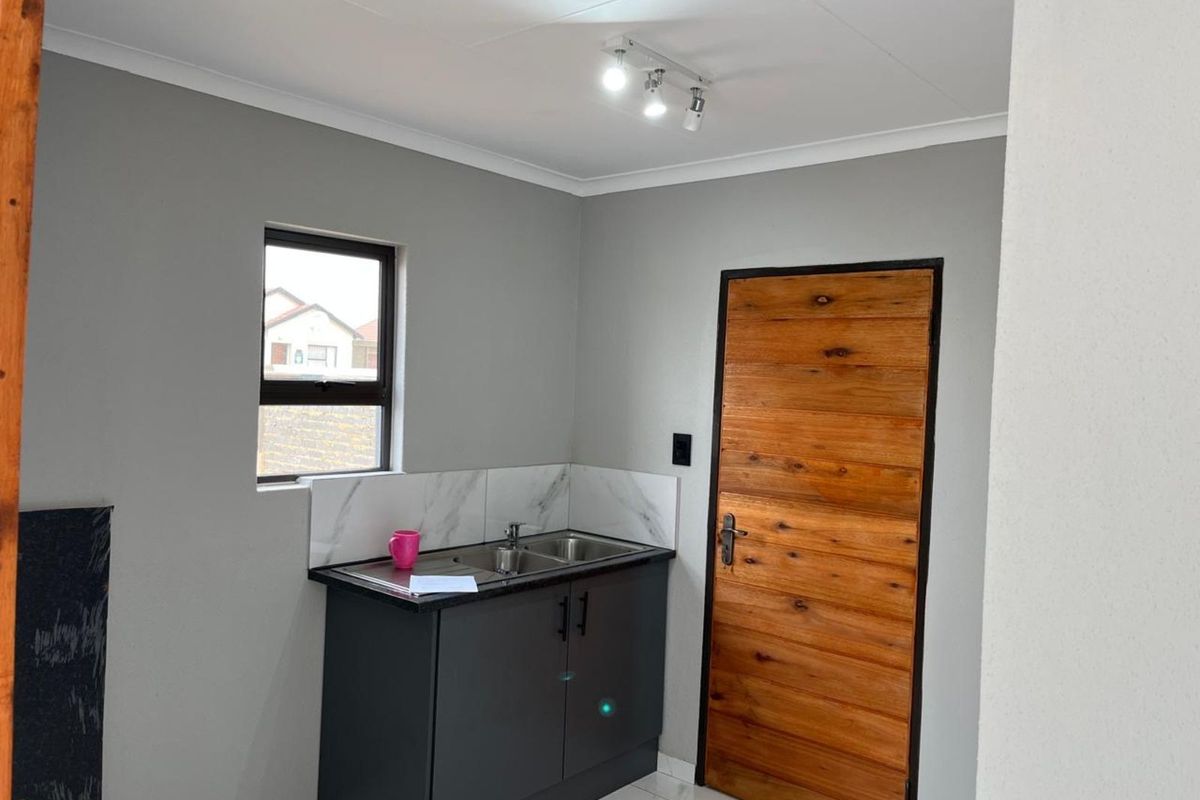 House For Sale in Klerksoord - Photo 5