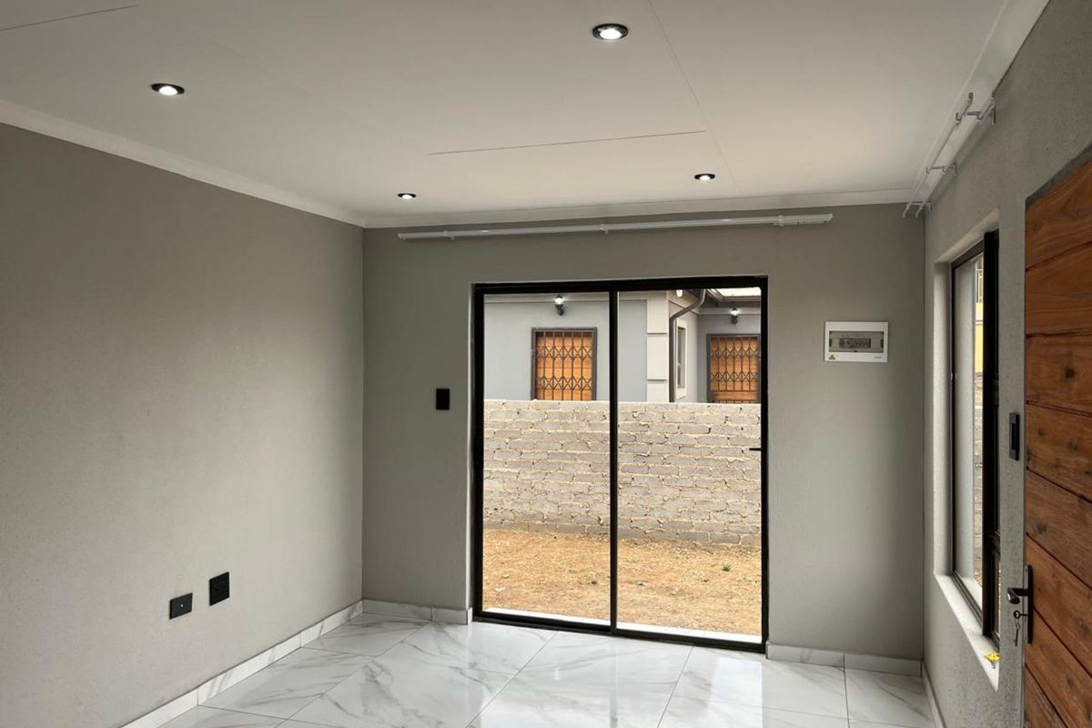 House For Sale in Klerksoord - Photo 4