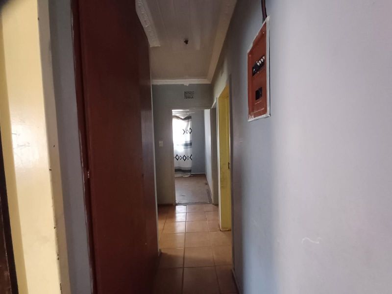 House For Sale in Randlespark - Photo 6