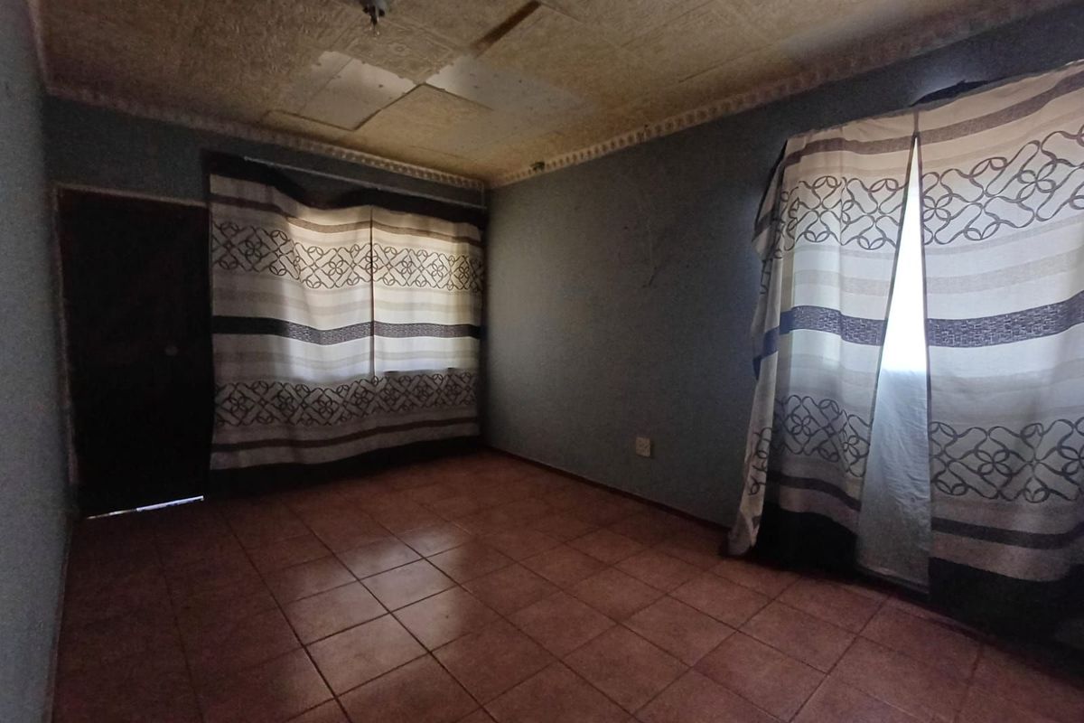 House For Sale in Randlespark - Photo 2