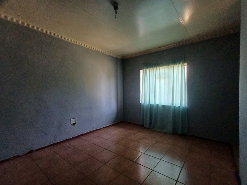 House For Sale in Randlespark - Photo 8