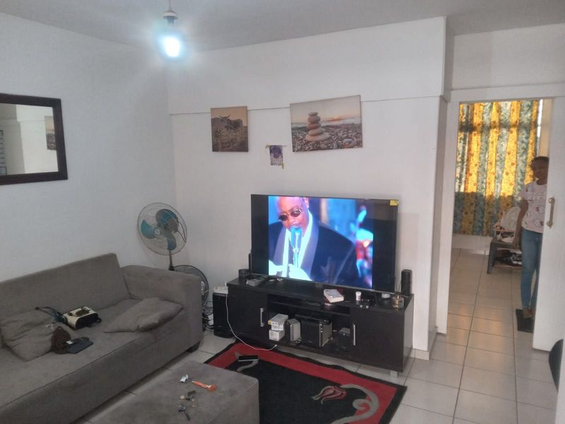 Apartment For Sale in Muckleneuk - Photo 2