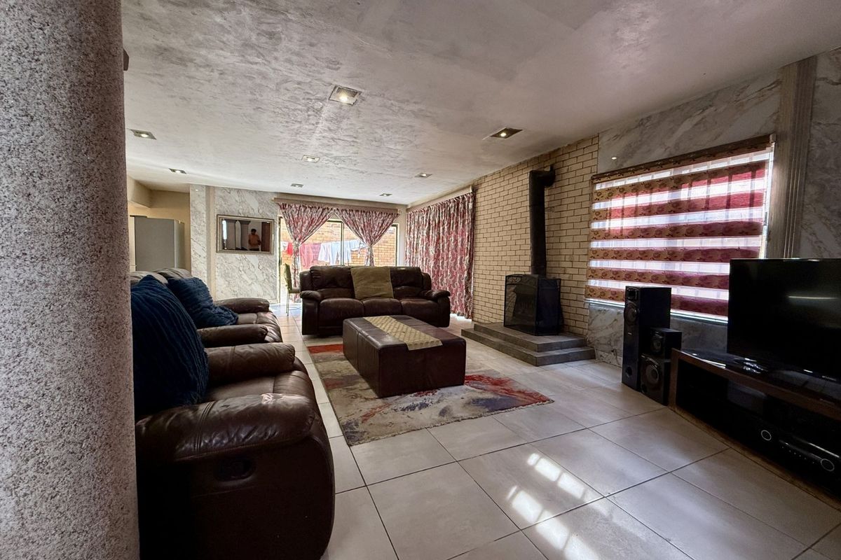 House For Sale in Illiondale - Photo 4