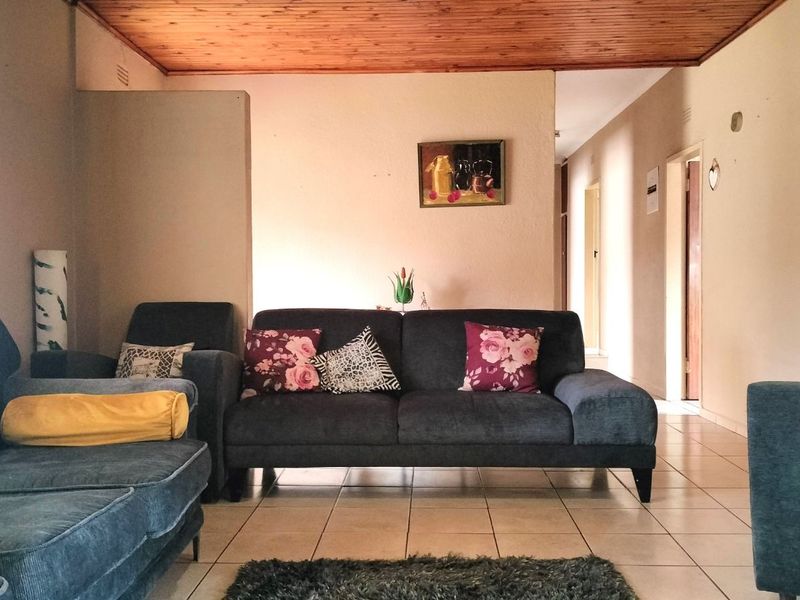 House For Sale in Witpoortjie - Photo 5