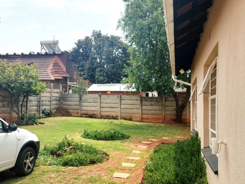 House For Sale in Witpoortjie - Photo 3