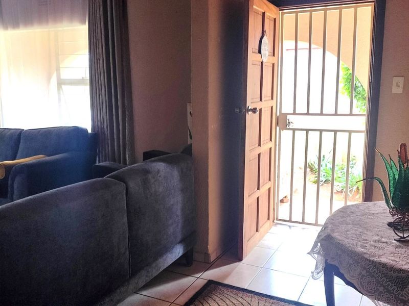 House For Sale in Witpoortjie - Photo 7