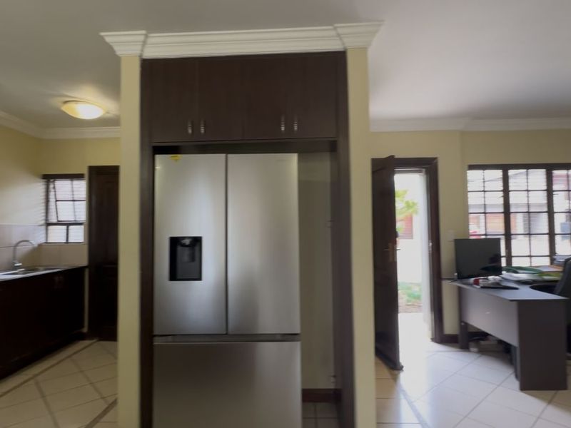 Townhouse For Sale in Kosmosdal - Photo 6