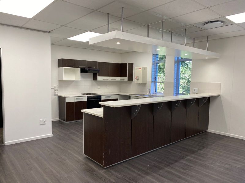 Commercial To Rent in Silvertree Estate - Photo 10