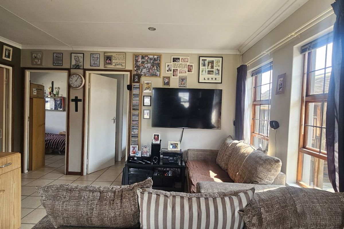 House For Sale in Parsonsvlei - Photo 3