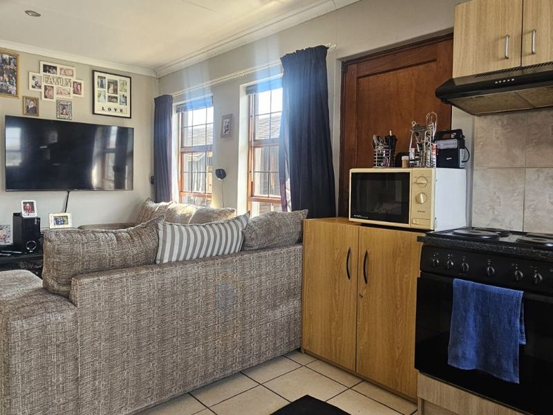 House For Sale in Parsonsvlei - Photo 2