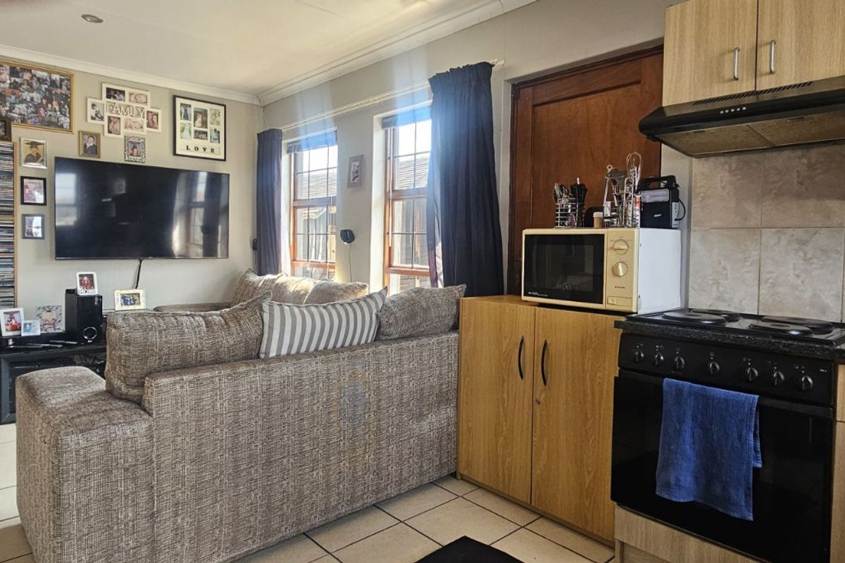 House For Sale in Parsonsvlei - Photo 2