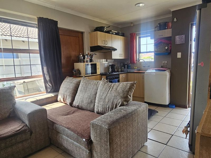 House For Sale in Parsonsvlei - Photo 4