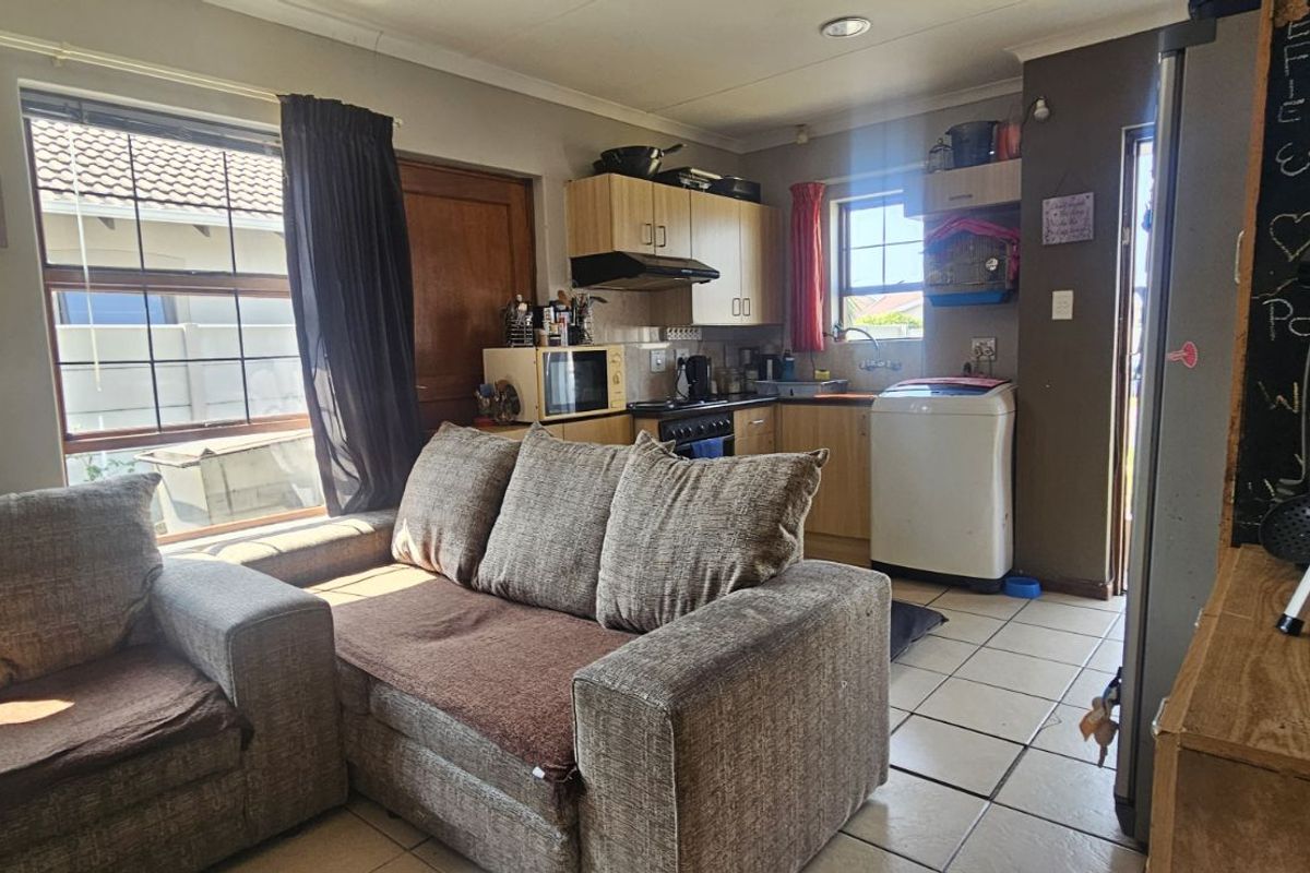 House For Sale in Parsonsvlei - Photo 4