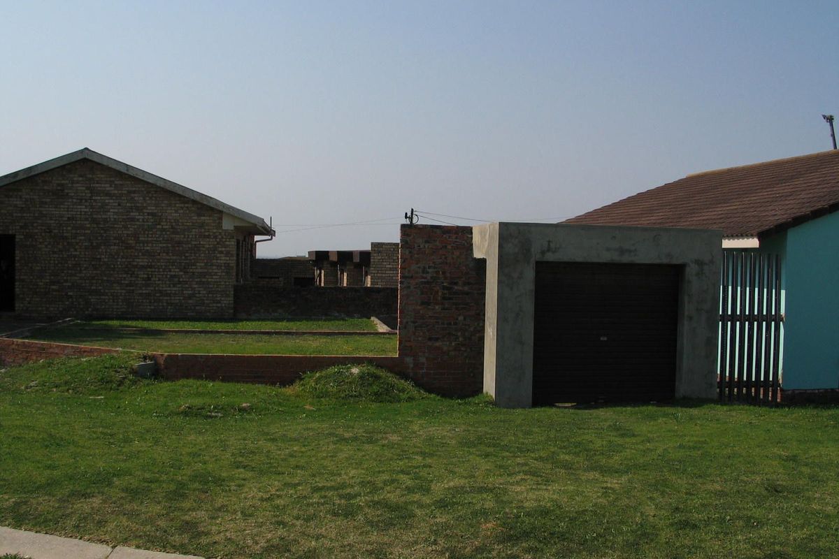 House For Sale in Palm Ridge - Photo 3