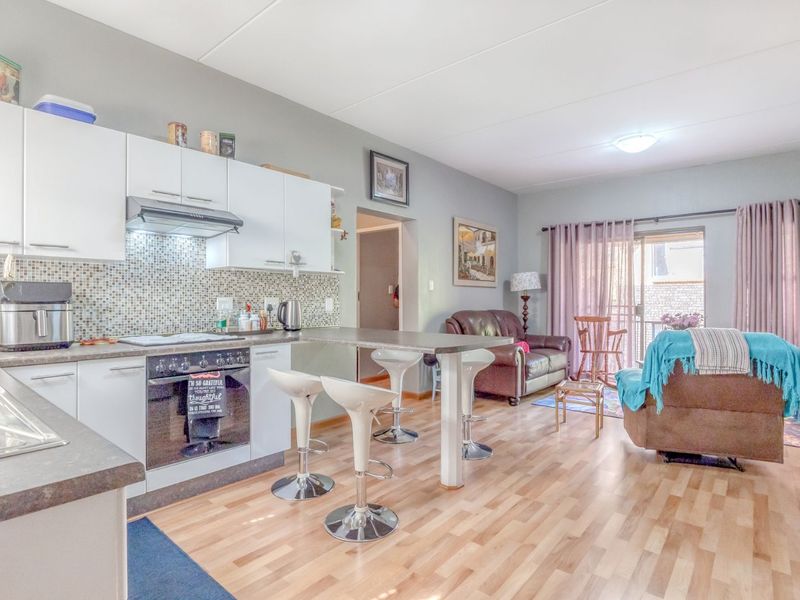 Apartment For Sale in Weltevreden Park - Photo 8