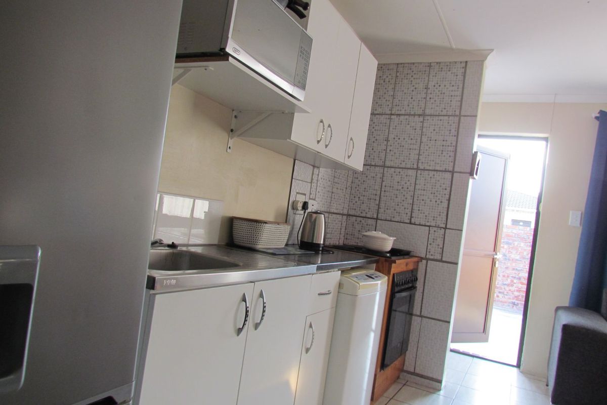 House For Sale in Walmer Link - Photo 5