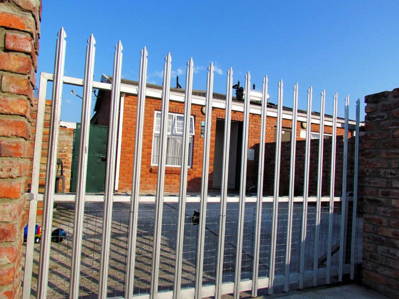 House For Sale in Walmer Link - Photo 2