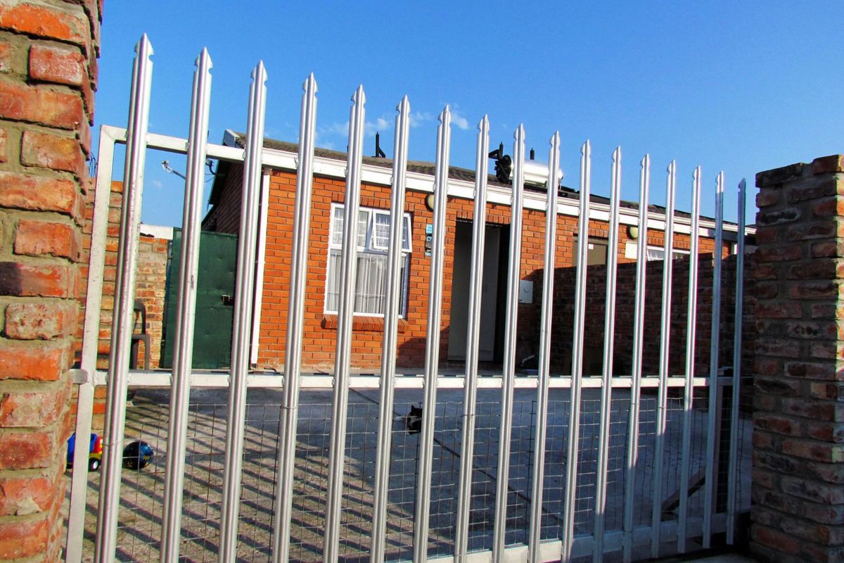 House For Sale in Walmer Link - Photo 2