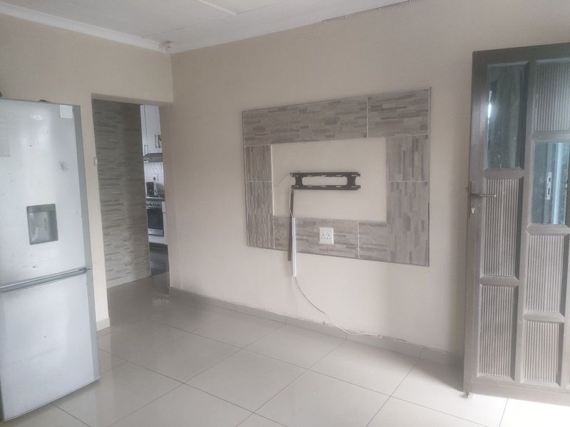 House For Sale in Esikhawini Central - Photo 8