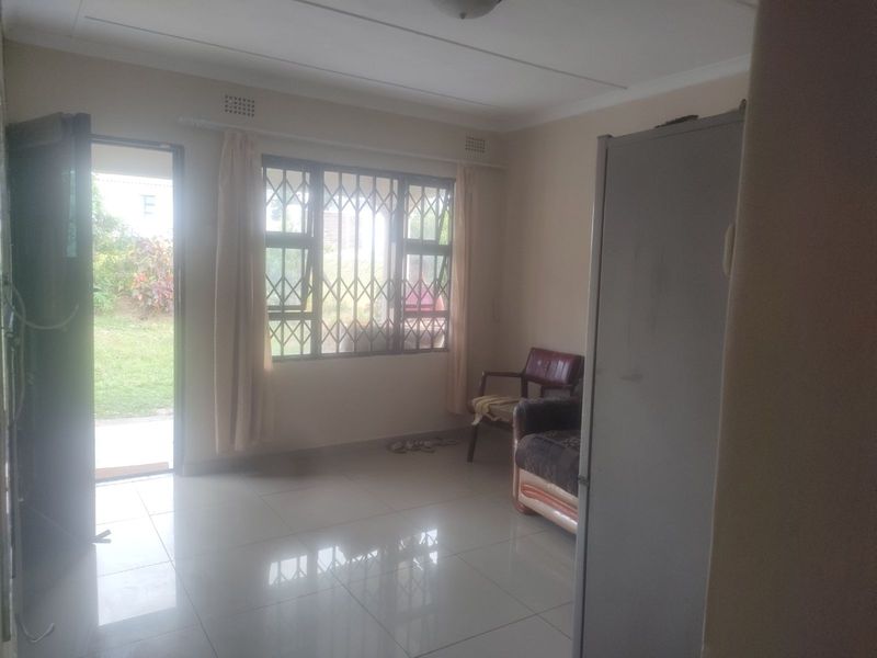 House For Sale in Esikhawini Central - Photo 10