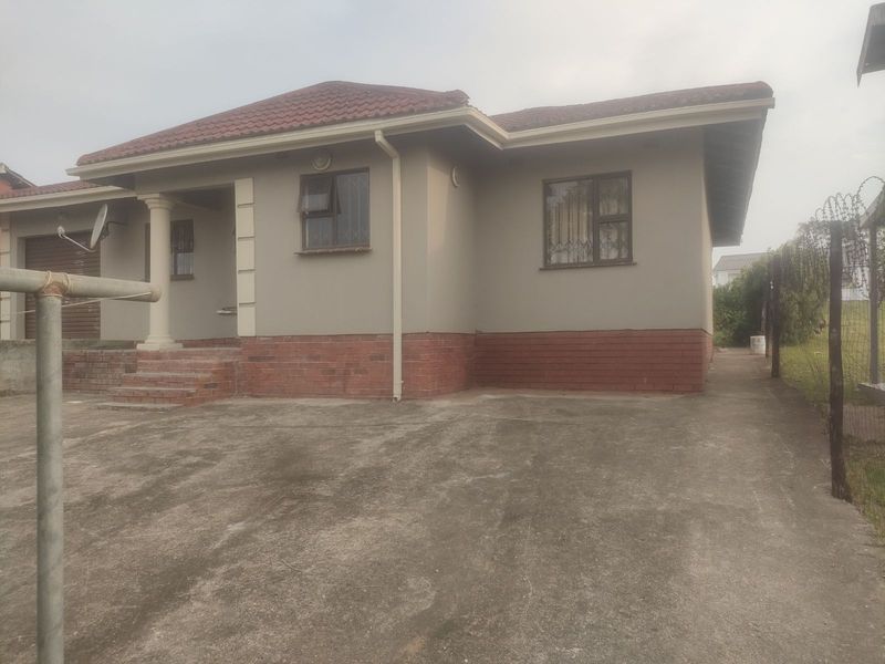 House For Sale in Esikhawini Central - Photo 3