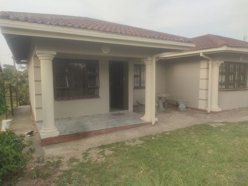 House For Sale in Esikhawini Central - Photo 2