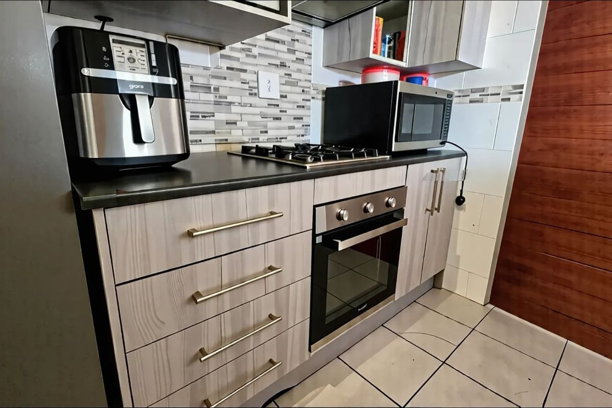 House For Sale in Riverside View - Photo 5