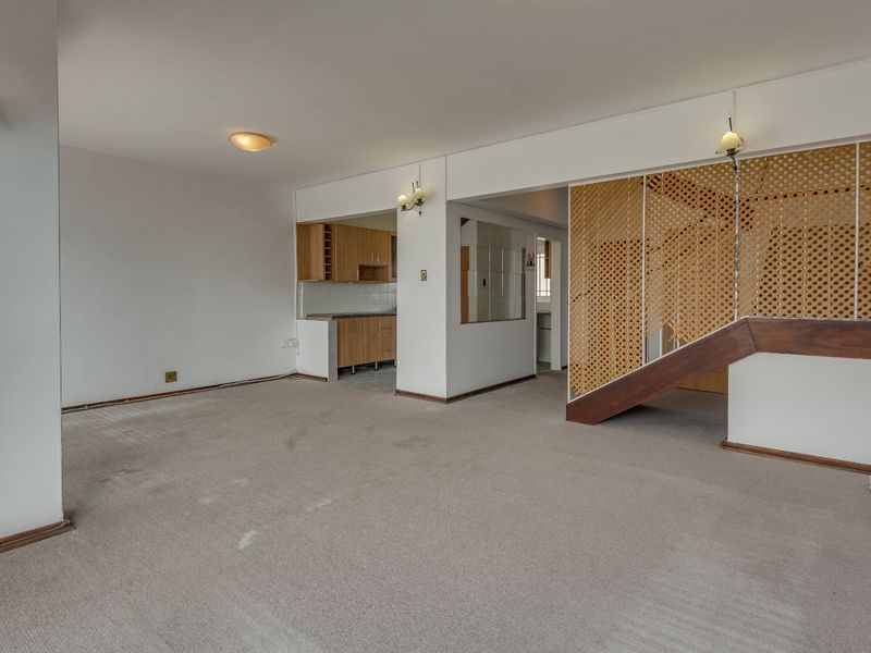 Apartment For Sale in Richmond Hill - Photo 6