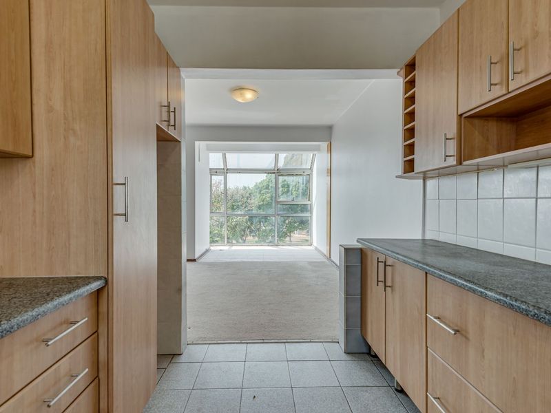 Apartment For Sale in Richmond Hill - Photo 5