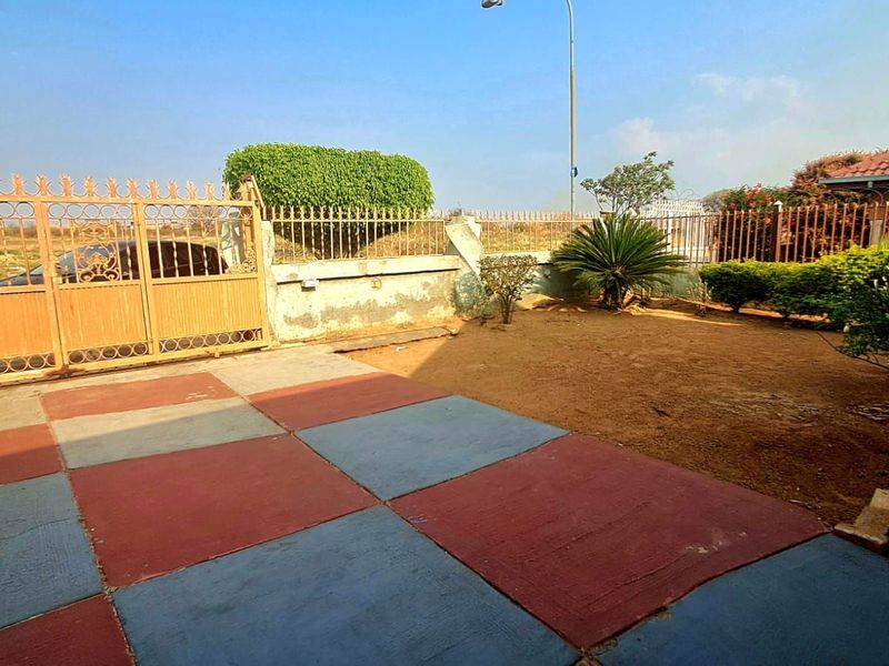 House For Sale in Mabopane Central - Photo 6