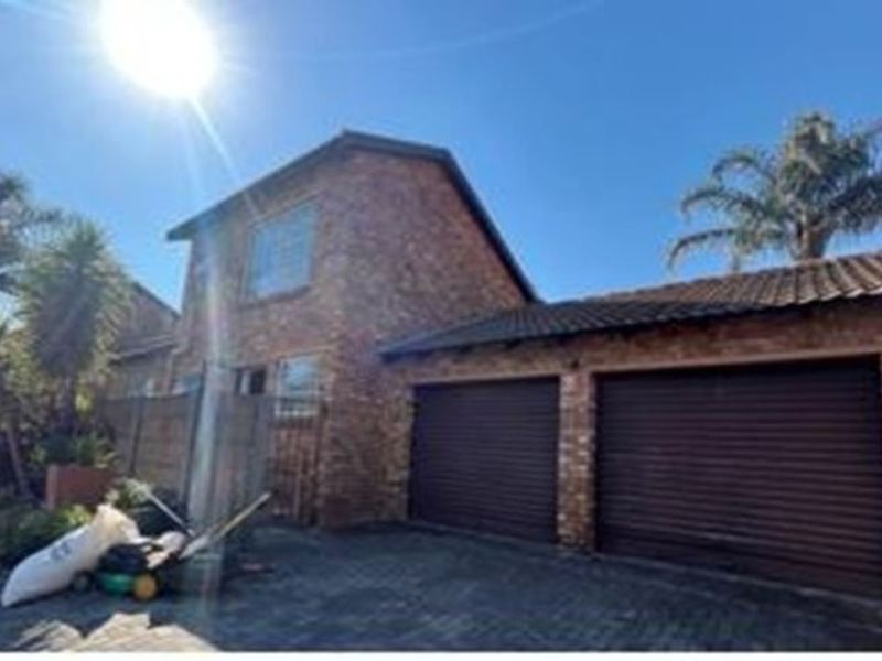 Townhouse For Sale in Wilgeheuwel - Photo 5