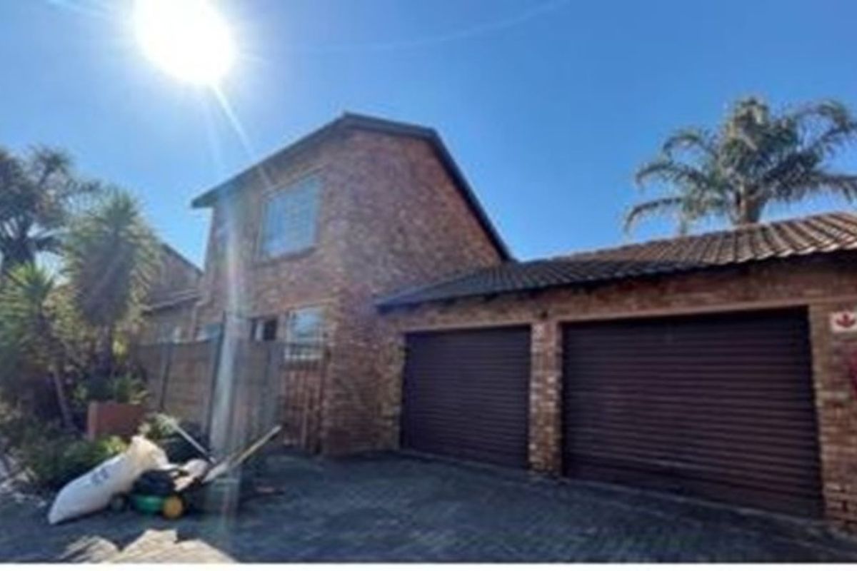 Townhouse For Sale in Wilgeheuwel - Photo 5