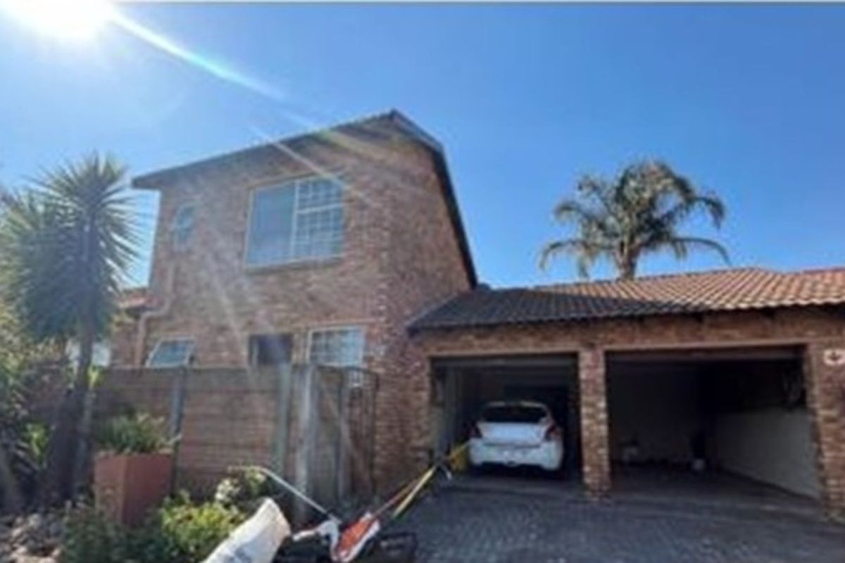 Townhouse For Sale in Wilgeheuwel - Photo 4