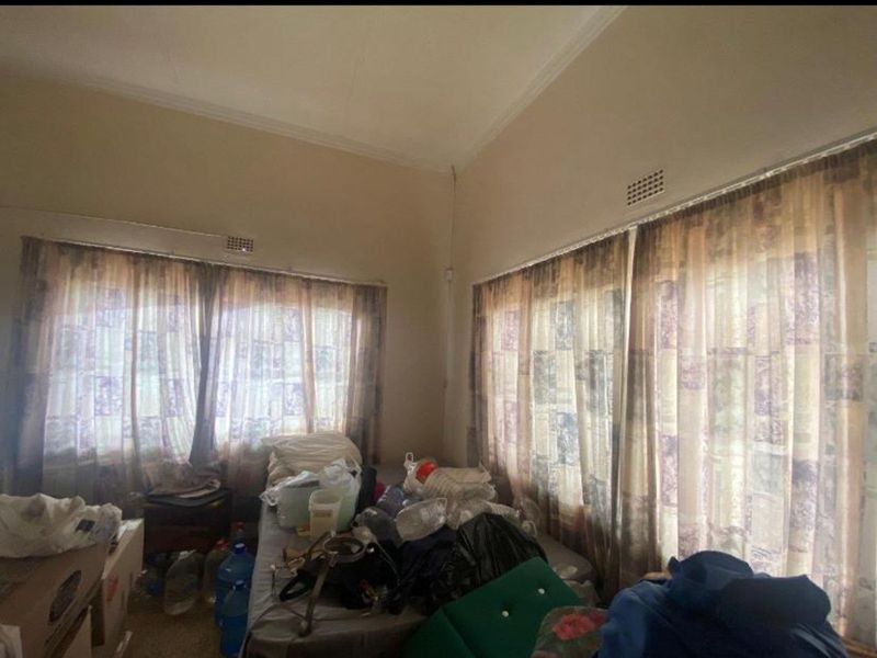 House For Sale in Beaconsfield - Photo 8