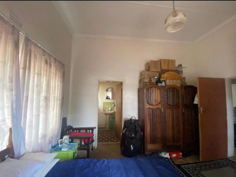 House For Sale in Beaconsfield - Photo 7